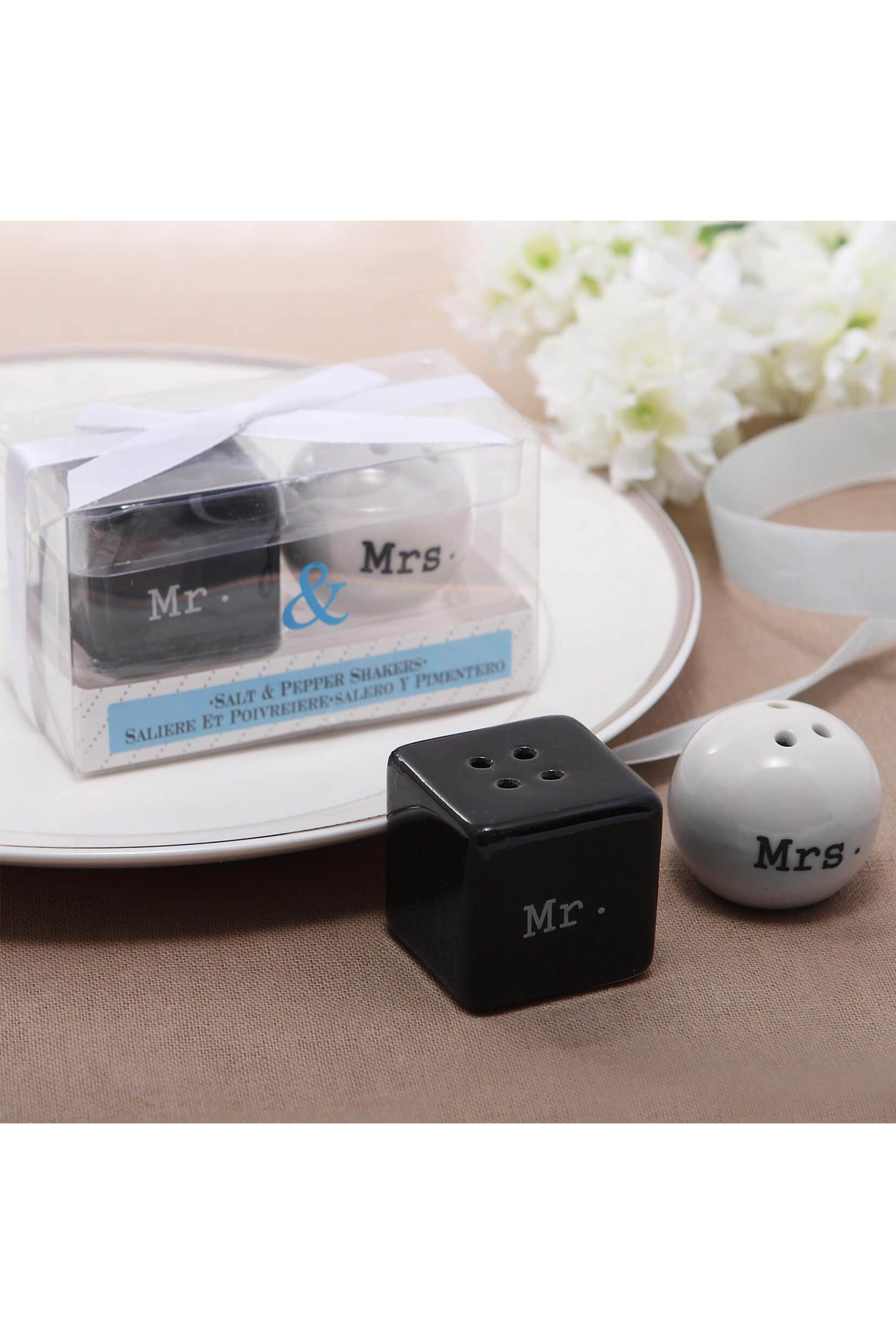 MR&MRS Salt& epper Shakers Wedding Favors CGF0184 (Set of 6 pcs) - COCOMELODY